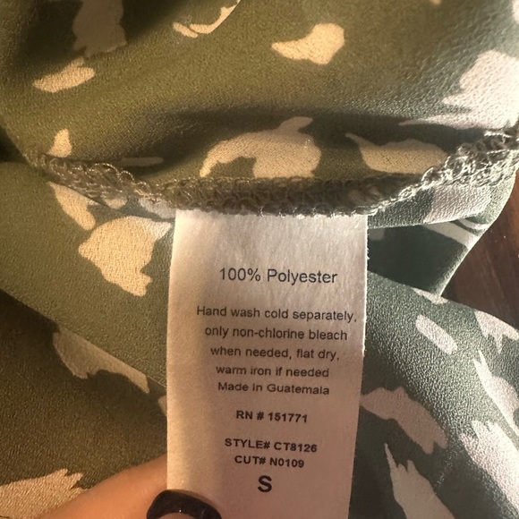 NWT Gilli Women’s Green Abstract Print Peplum Cami Tank Top Size Small - Picture 4 of 6